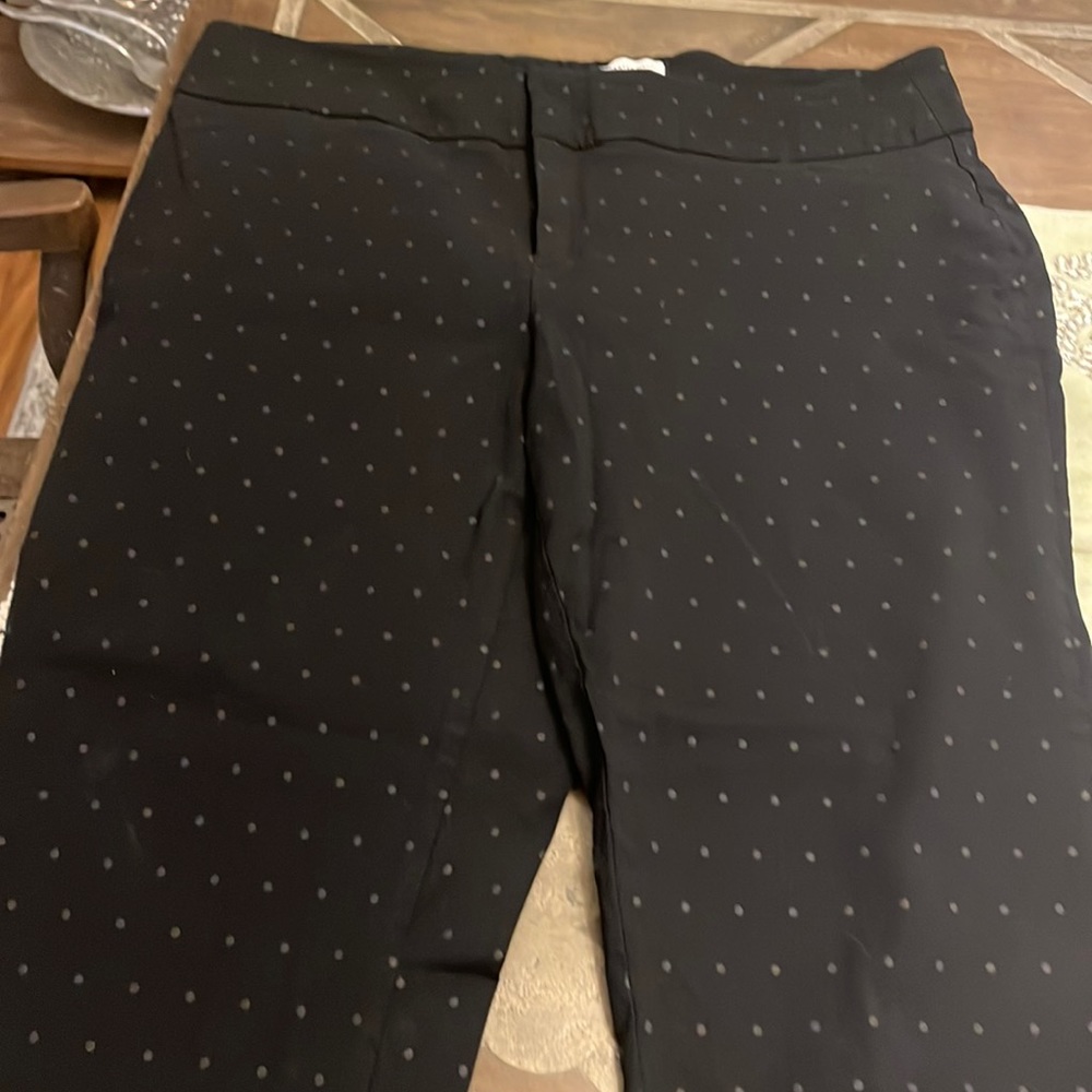 Stylish work pants! So cute with tonal black dot detail. Slightly cropped.